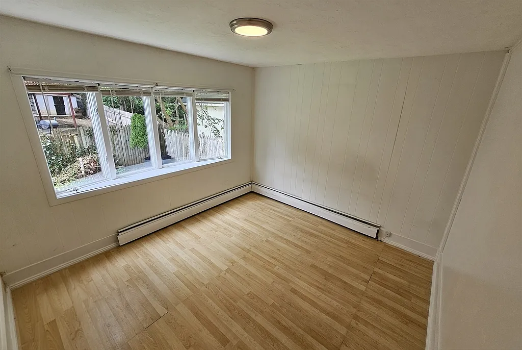 2 bed, 1.0 bath, 992 sqft, $1,950 — Photo 4