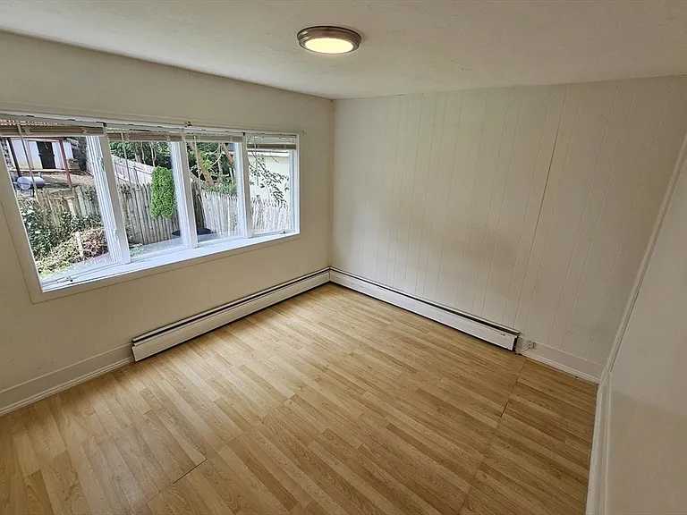 5 Brookdale St #1 — Photo 4
