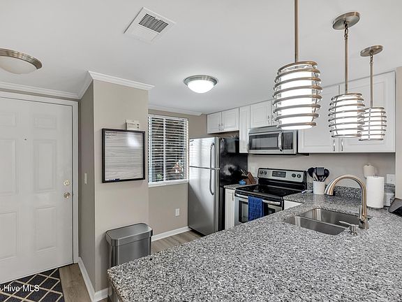 5th image of 3637 Saint Johns Court Unit A