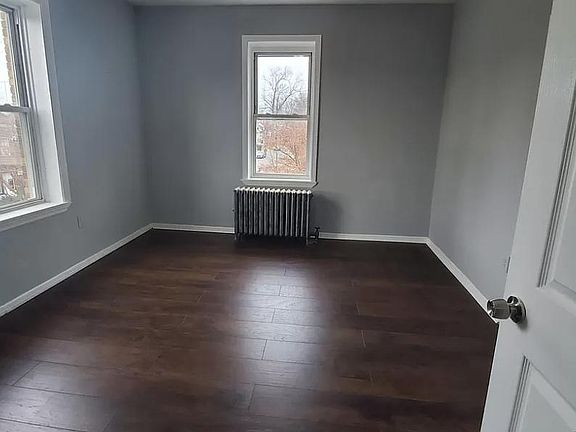 3rd image of 96 Hillcrest Ter APT 12
