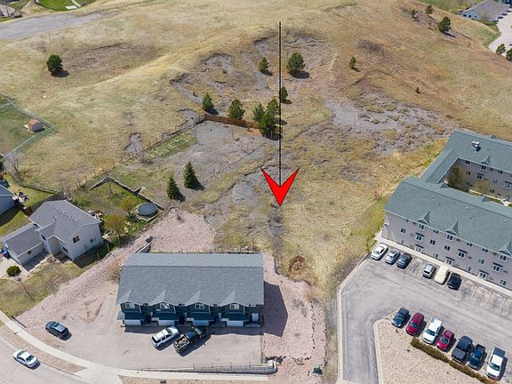 5th image of 4033 Derby Ln #917