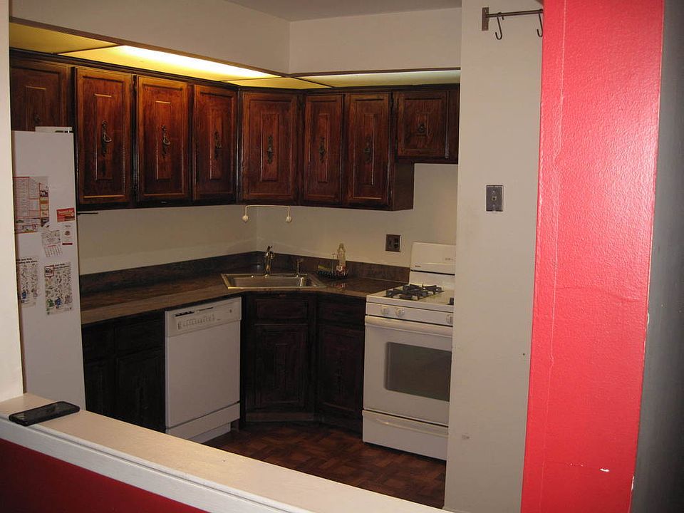 1st image of 11205 75th Ave #3