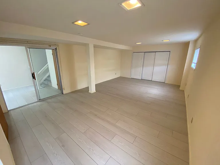 42 Castle Manor Ave — Photo 36
