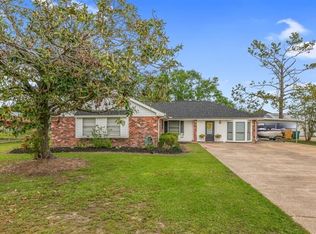 6711 Meadow Ridge Ln, Lake Charles, LA 70605