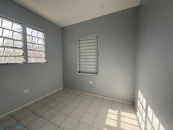 3rd image of 515 Calle Espana #1