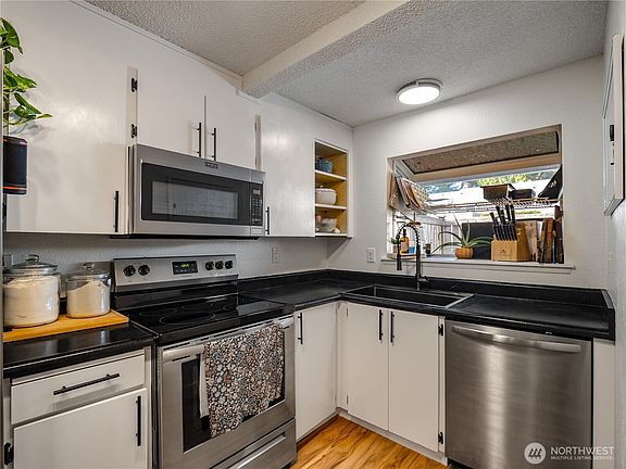 3rd image of 5531 Bridgeport Way W #B