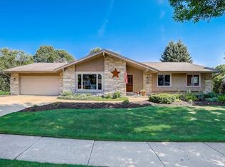 8801 Glenwood Dr, Greendale, WI 53129
