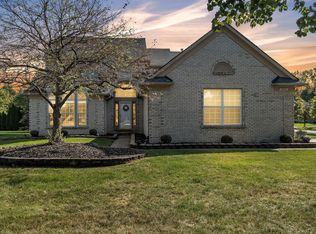 2163 Woodbine Dr, Canton, MI