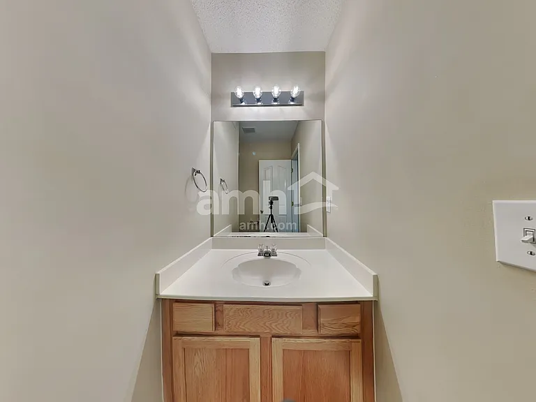 720 Waterbrook Ln — Photo 8