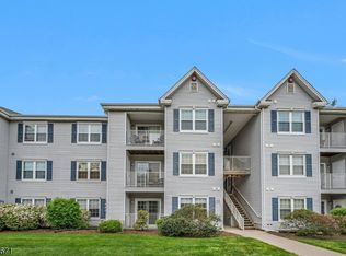 213 Stratford Pl, Bound Brook, NJ 08805