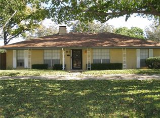 910 N Carrier Pkwy, Grand Prairie, TX 75050