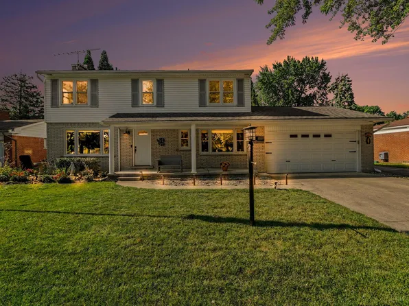 23940 King Dr, Clinton Township, MI 48035