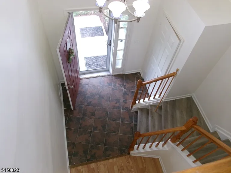 31 Victoria Dr — Photo 14