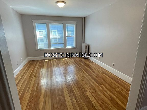 2nd image of 30-2 Harwood St