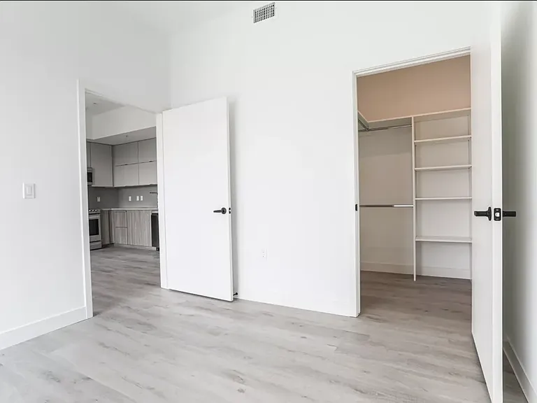 The Kenmore — Photo 10