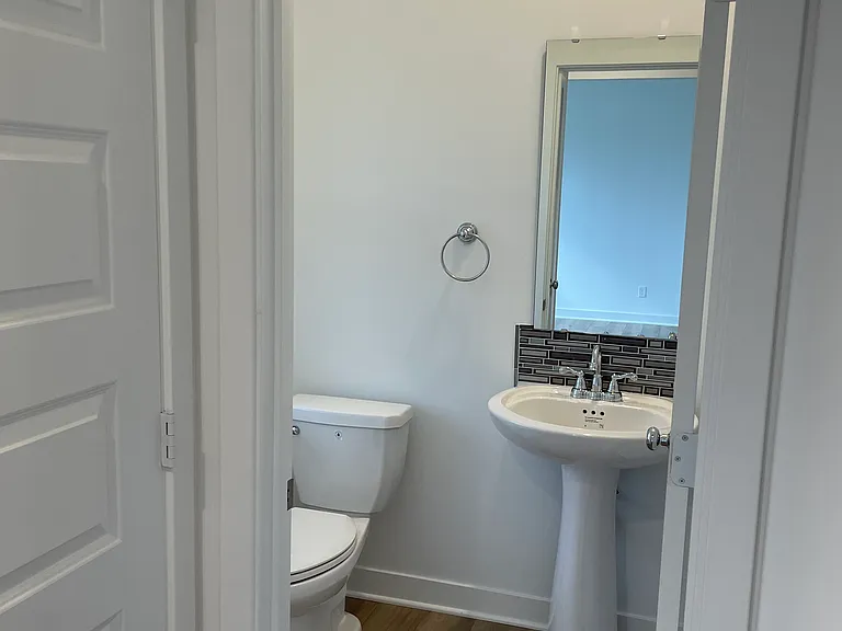 17295 Gibson Dr — Photo 33