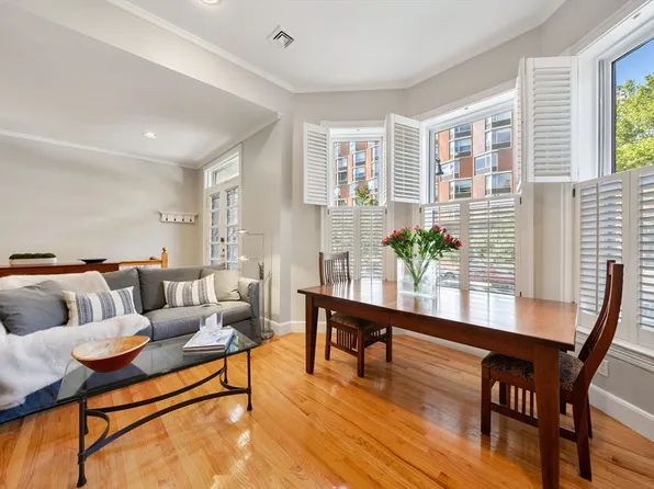 341 Beacon St APT 2D, Boston, MA 02116