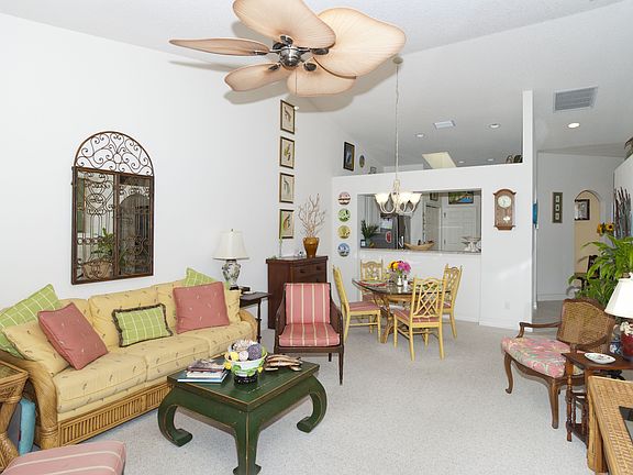 3rd image of 450 Moray Pl #450