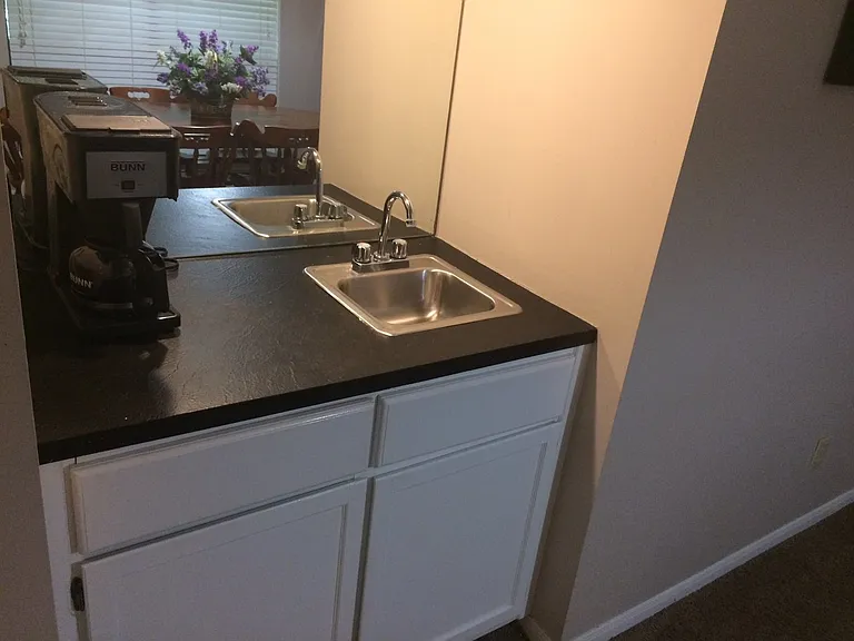 808 Gables Dr — Photo 8