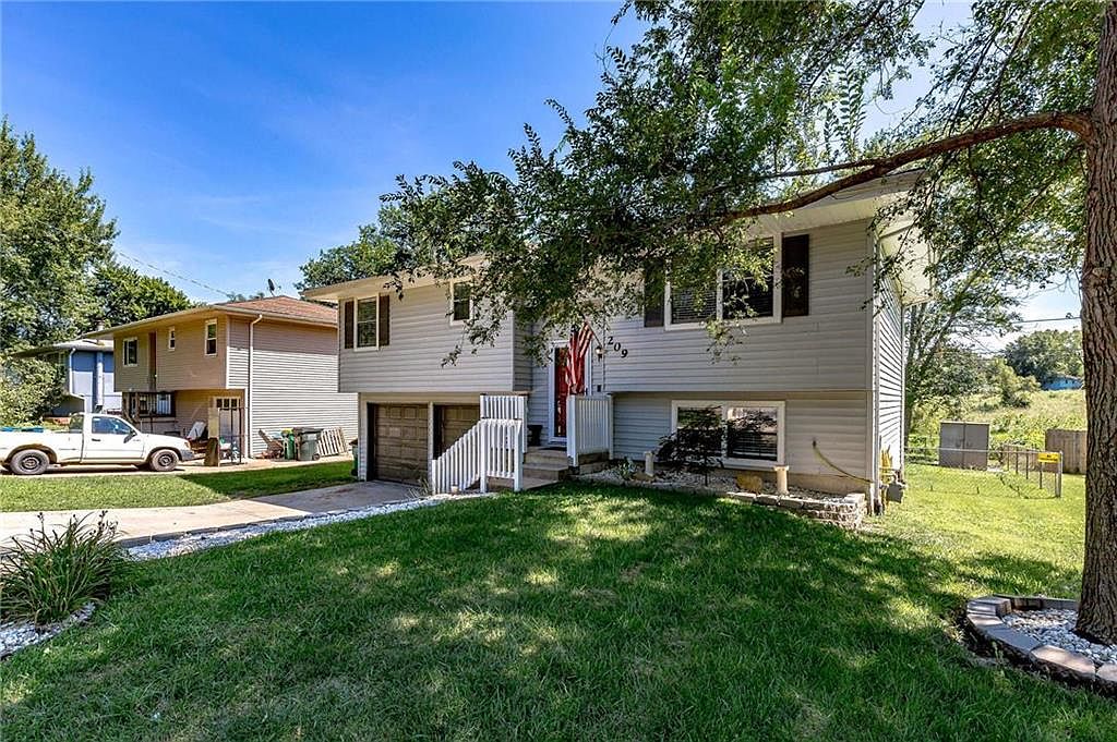 209 W McDonald St, Edgerton, KS 66021 Zillow