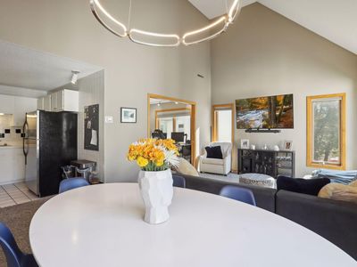 3047 Lake Shore Dr #B, Minneapolis, MN, 55416