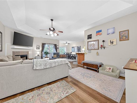 4th image of 1903 Serene Ct
