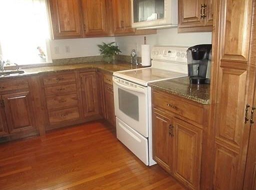 4th image of 218 Briarwood Ave
