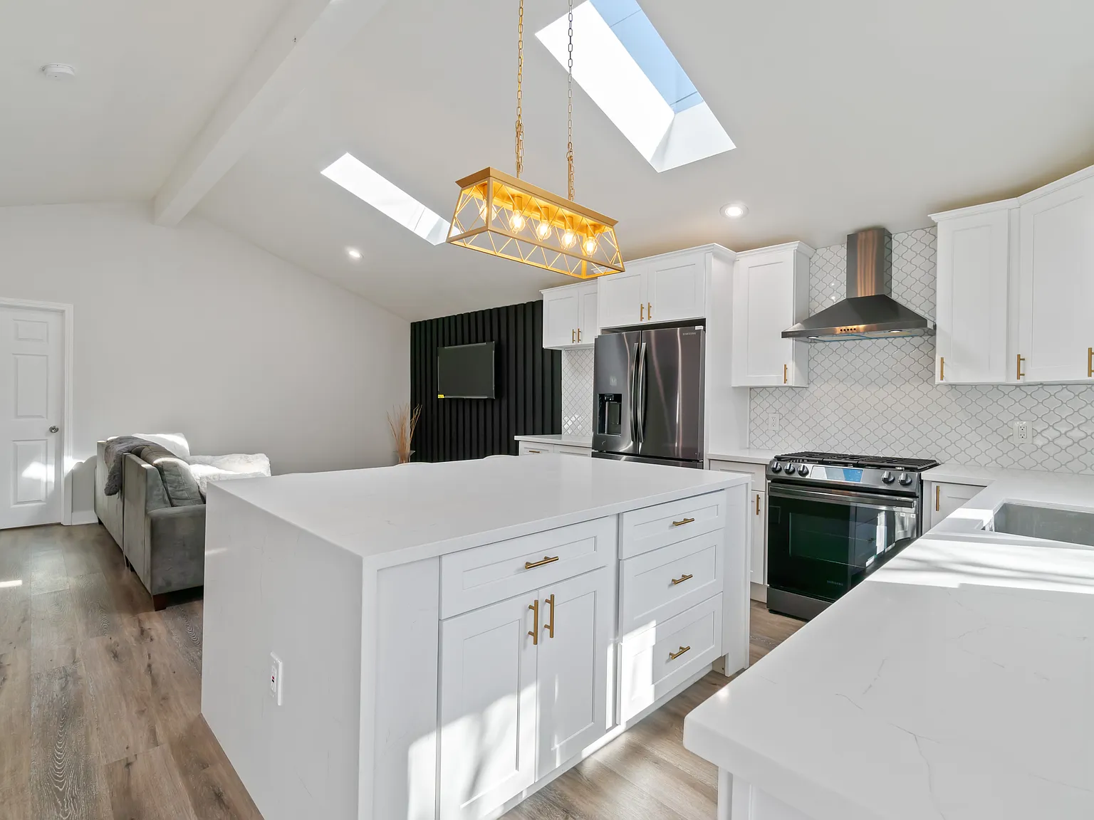 6907 Oakdale Ave — Photo 4