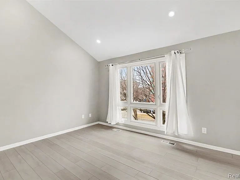 274 Main Sail Ct — Photo 4