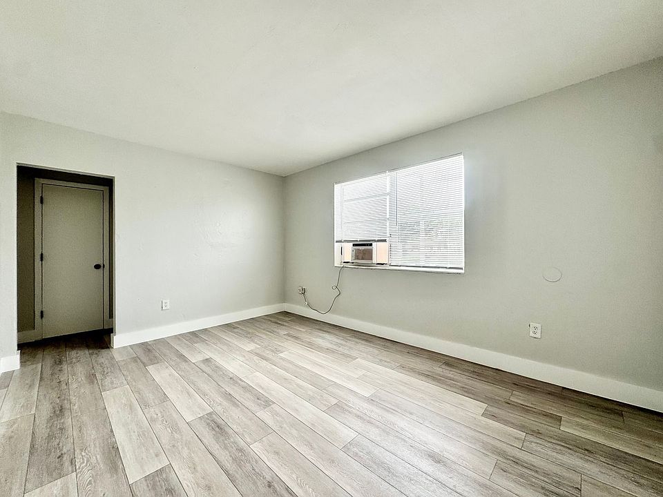 2nd image of 1246 NW 58th Ter #12