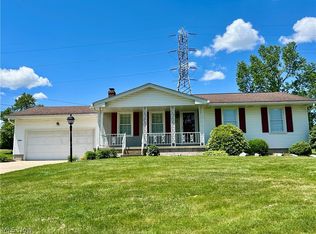 172 Lake Shore Dr, Struthers, OH 44471