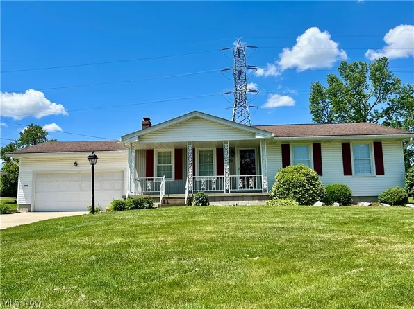 172 Lake Shore Dr, Struthers, OH 44471