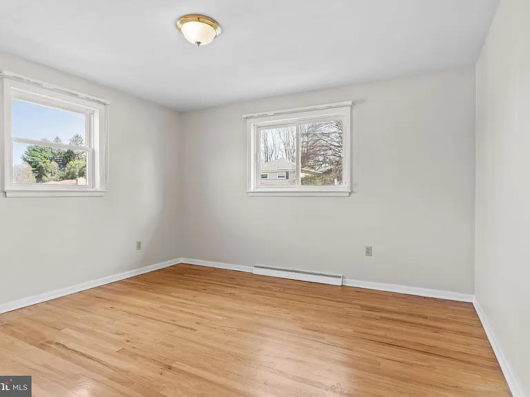 213 Sunset Dr — Photo 15