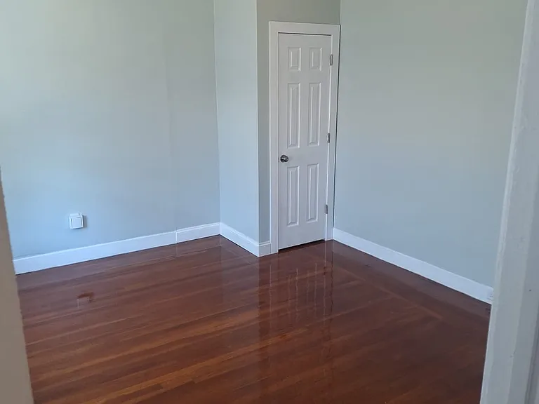 355 Sherman Ave #3 — Photo 4