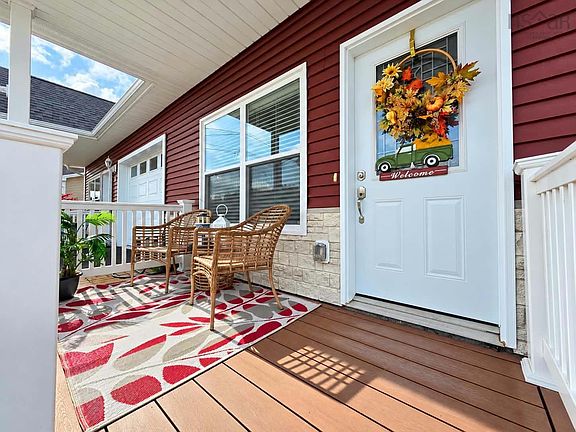 3rd image of 8 Covington Pl