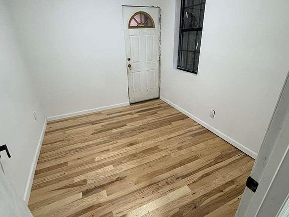 5th image of 1827 Amethyst St
