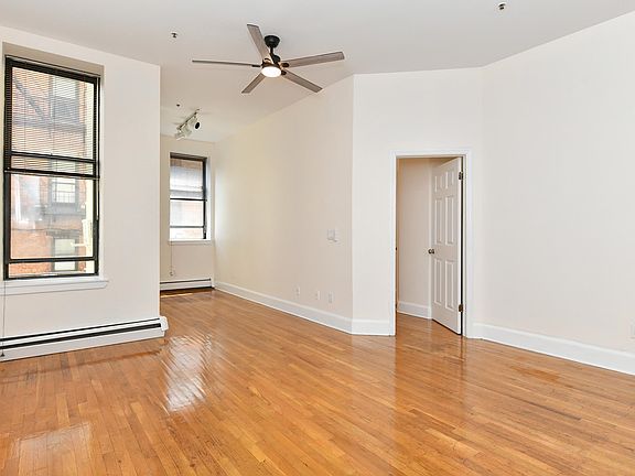4th image of 1115 Willow Ave APT 108