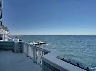 112 N Ohio Ave, Brant Beach, NJ 08008