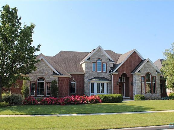 2nd image of 729 Pine Valley Dr