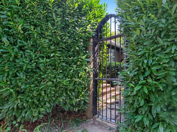 38 Maidstone Ave, East Hampton, NY 11937