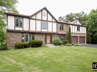 34730 N Red Oak Dr, Gurnee, IL 60031