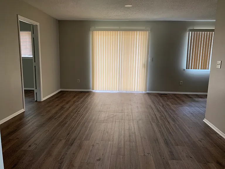 6647 S Rockford Ave — Photo 2