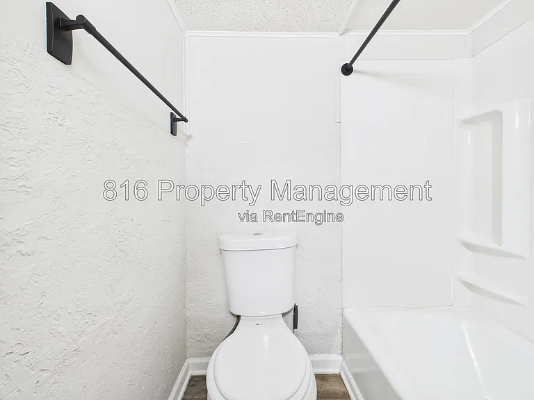 126 S Village Ter — Photo 17