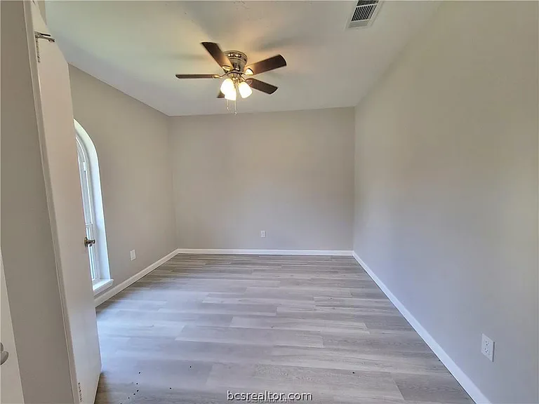 1409 Broadmoor Dr — Photo 11