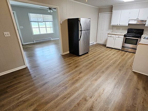 2nd image of 1604 Lark Dr