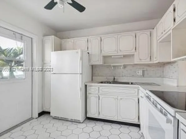 2200 Park Ln APT 108, Hollywood, FL 33021