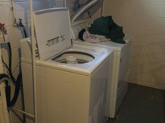 5th image of 930 SE 3rd St