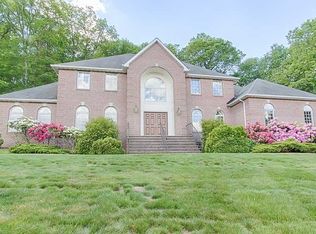 8 Beth Ct, Randolph, NJ 07869