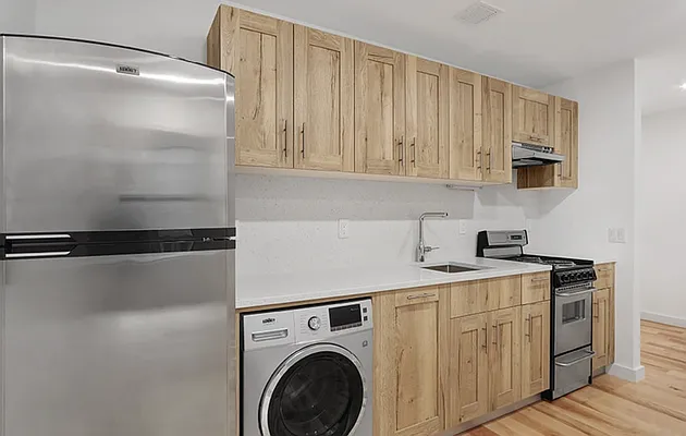 Rented by REZI | media 12