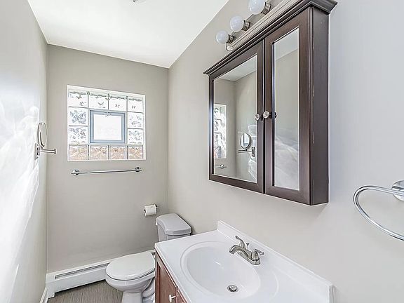 3rd image of 5158 N Elston Ave APT 2